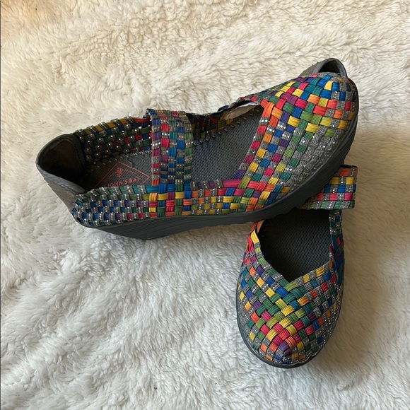 St. John's Bay Gray and Yellow Flats with Woven Design (NWOT) - Picture 2 of 8